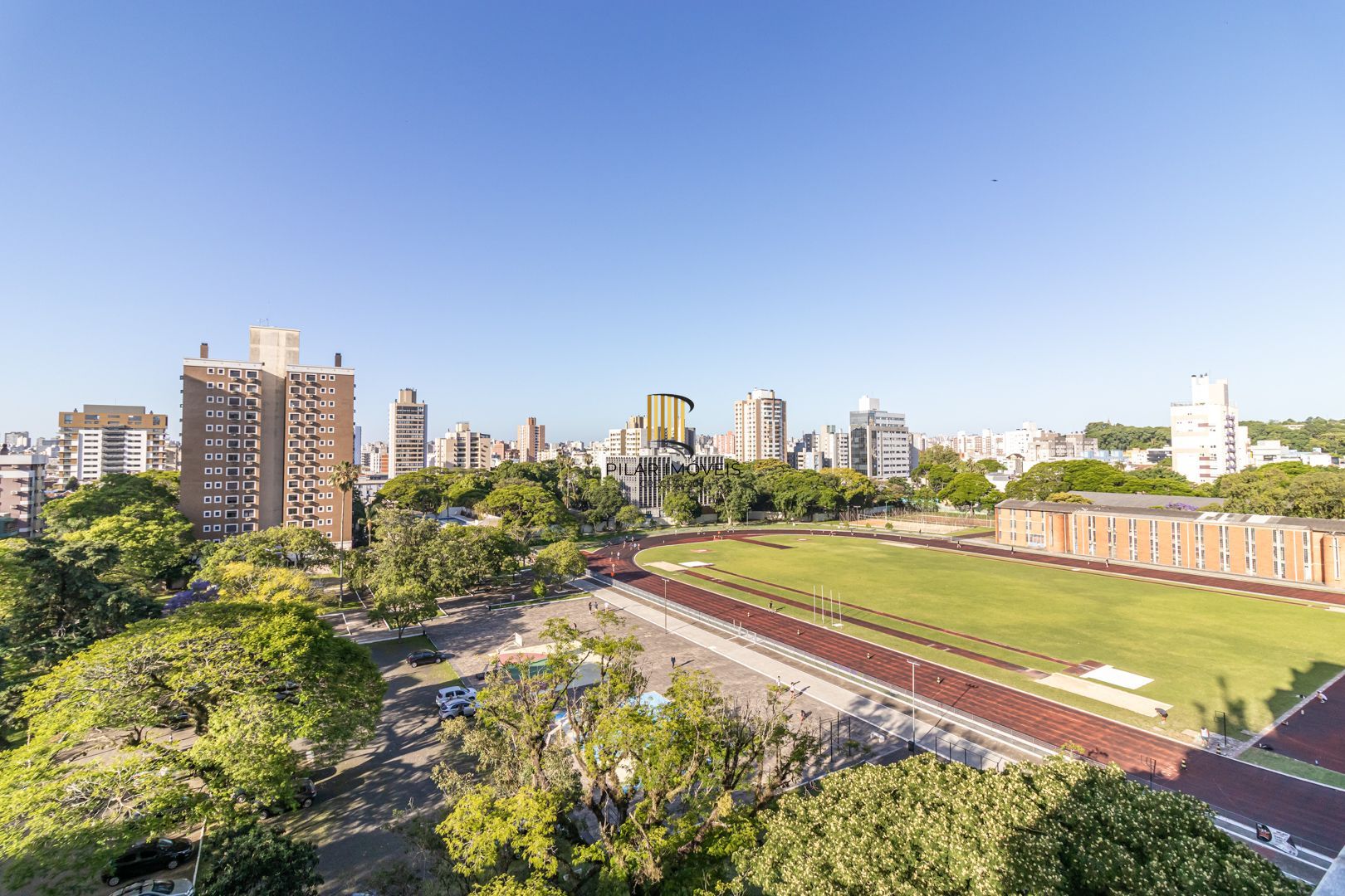 Cobertura no Menino Deus de 3 dormitórios e 2 vagas DESOCUPADO