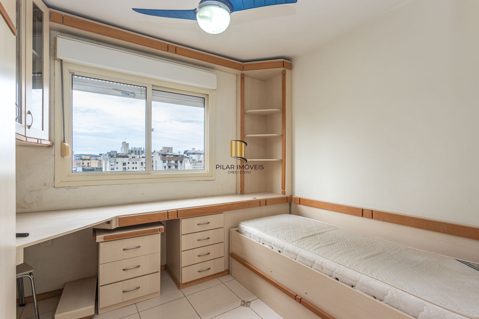 Apartamento na Cidade Baixa de 2 dormitórios e vaga DESOCUPADO