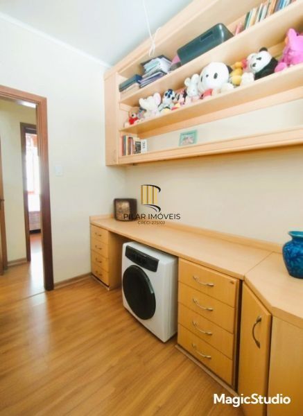 Apartamento com 4 quartos e 93m² à venda em Menino Deus, Porto Alegre.