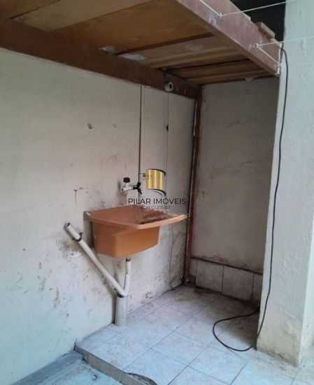 Apartamento no Centro térreo de 2 dormitórios com pátio