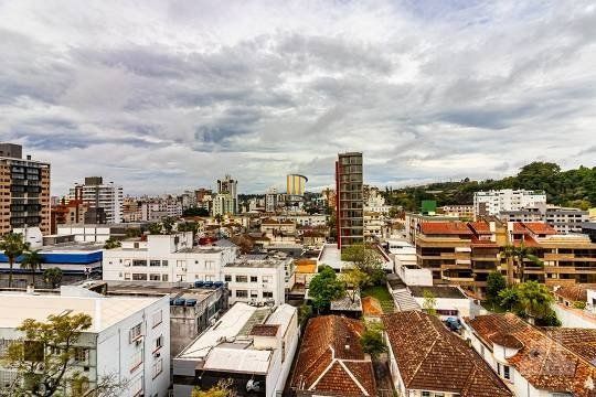 Apartamento  no Menino Deus de 3 dormitórios e 2 vagas
