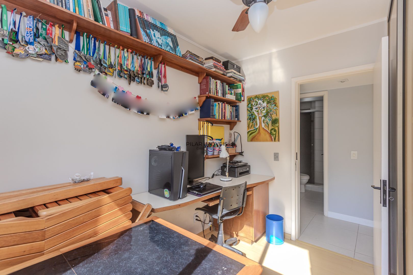 Apartamento diferenciado no bairro Nonoai de 3 dormitórios  2 vagas e infra