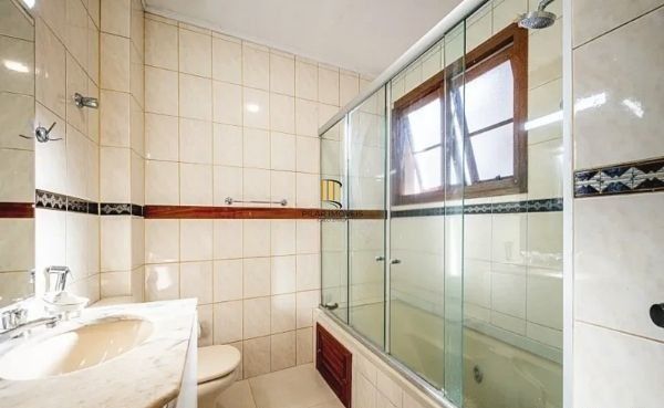 Cobertura duplex no bairro Petrópolis de 3 dormitórios vaga e terraço