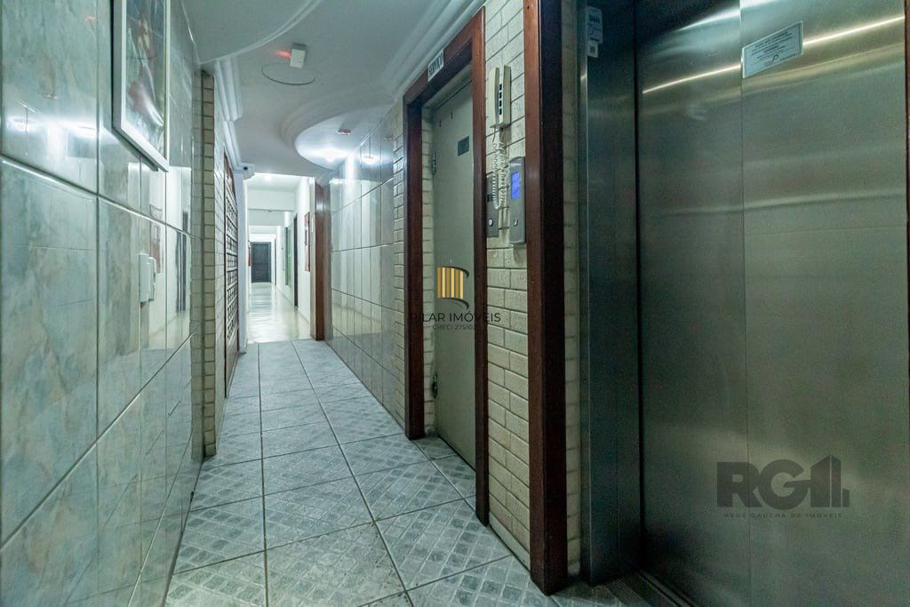 Apartamento no Centro de 2 dormitórios reformado