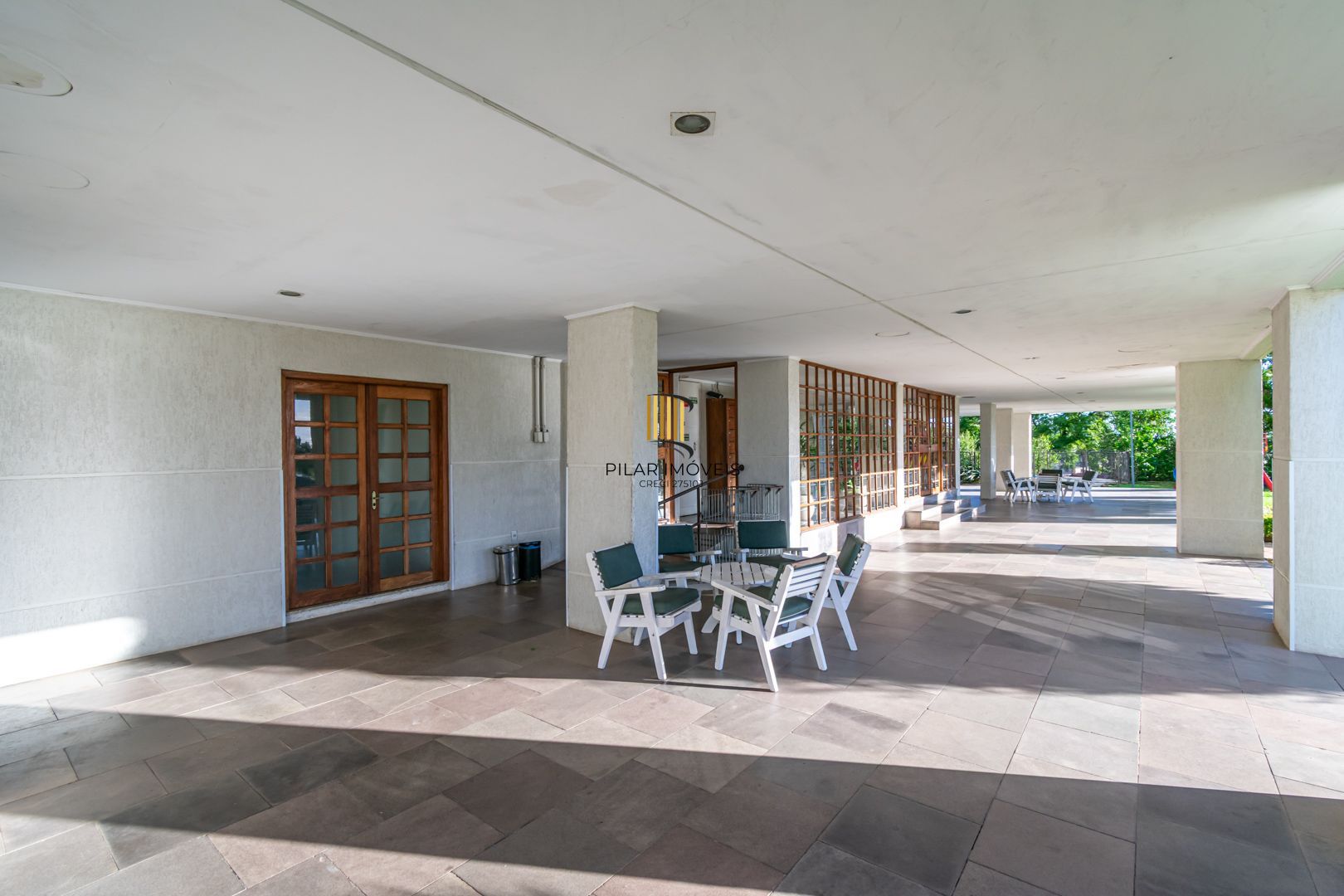 OCASIÃO 3 dormitórios, suíte e vaga, 106m² privativos, por R$ 400 mil