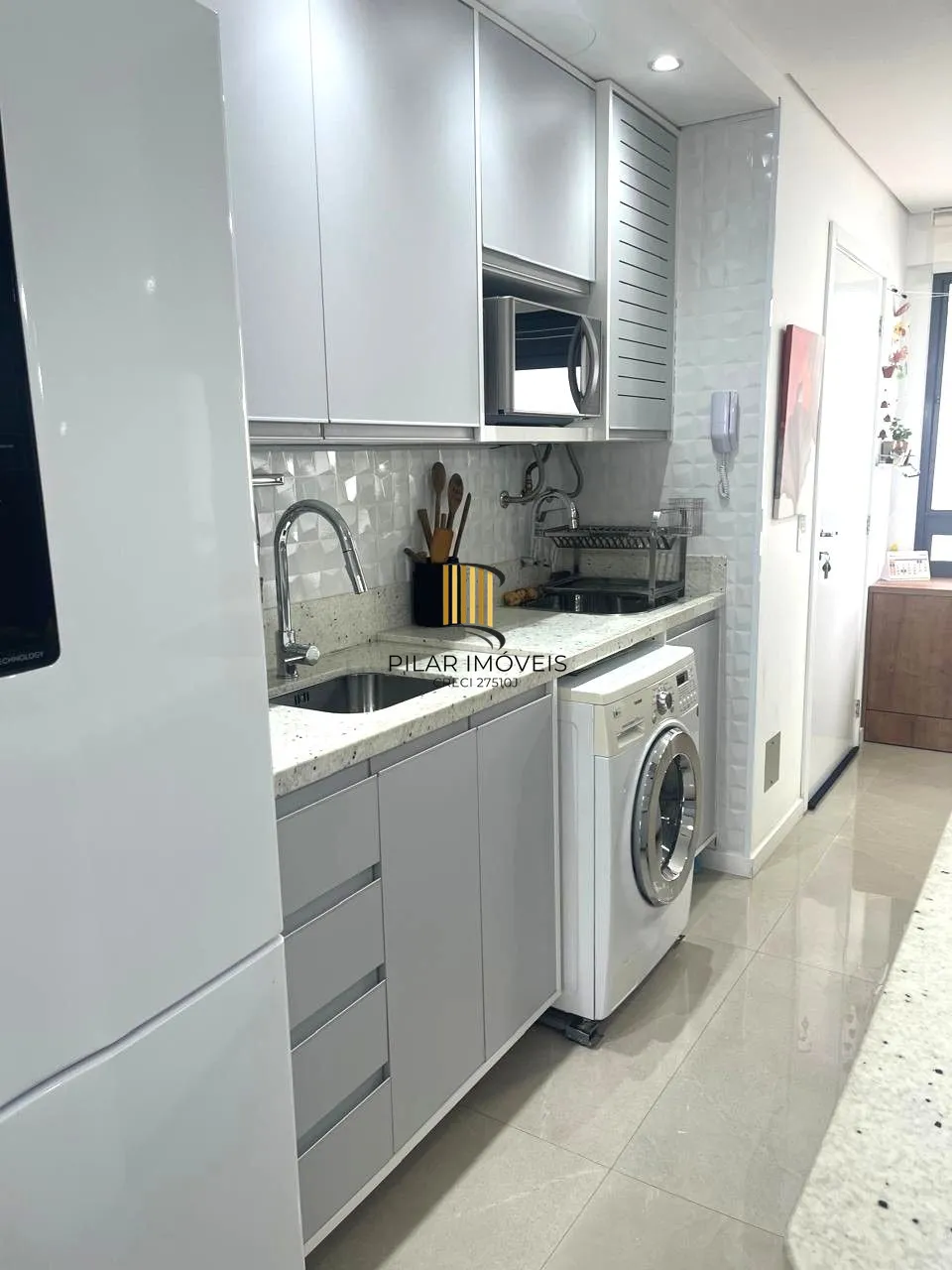 Apartamento no bairro Cristal de 2 dormitórios e vaga MOBILIADO
