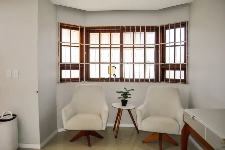 Casa 3 dormitórios no bairro Hípica