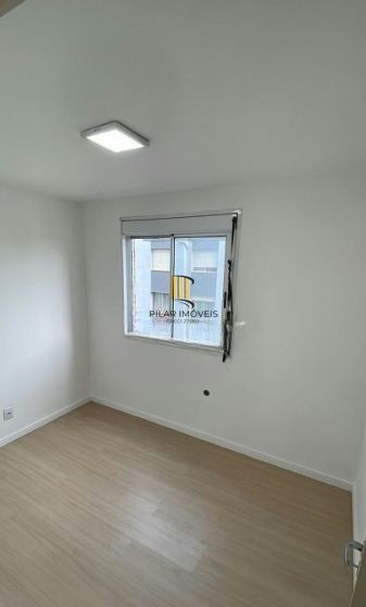 Apartamento no bairro Cristal de 2 dormitórios infra e vaga