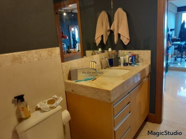 Loft com 1 quarto e 43m² à venda em Centro Histórico, Porto Alegre.