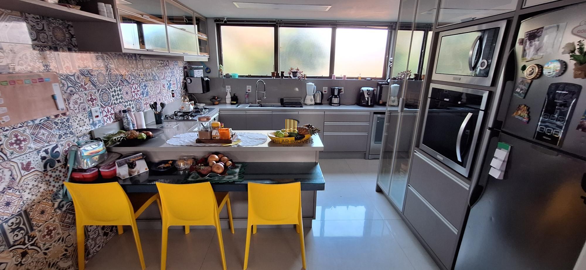 Exclusividade e Sofisticação: 3 Dormitórios em Endereço Nobre no Bairro Auxiliadora