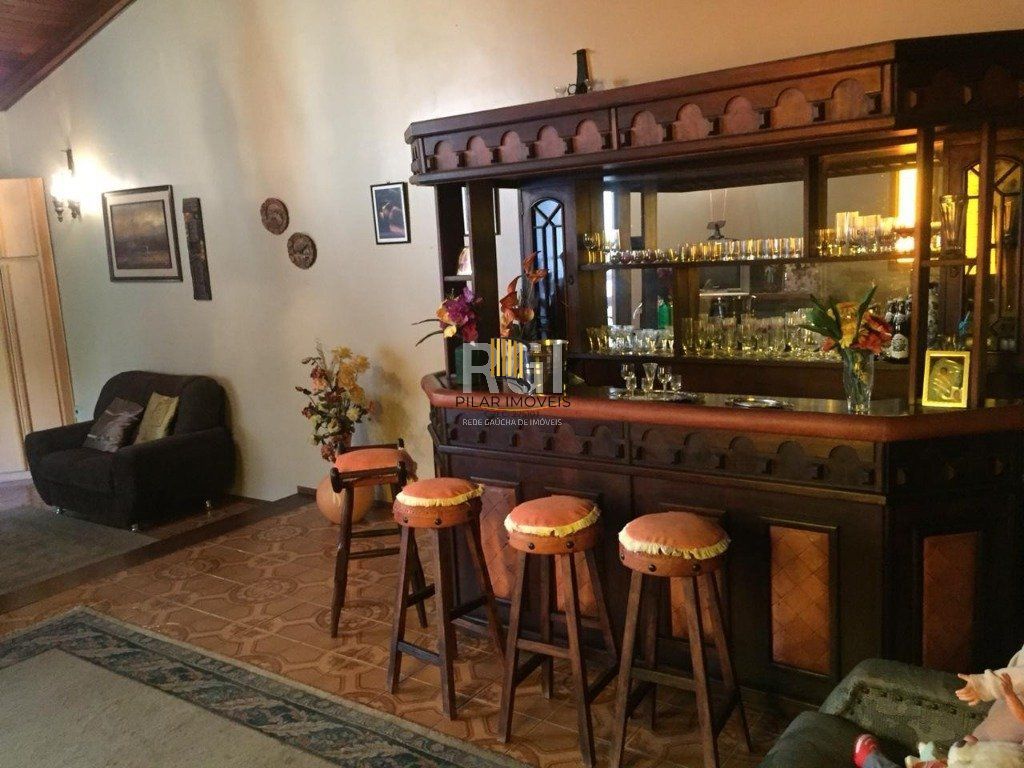 Casa para Venda - 340m², 4 dormitórios, sendo 2 suites, 3 vagas - Jardim Lindóia