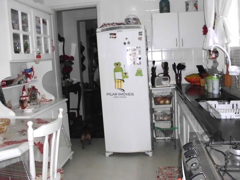 Casa sobrado no bairro Higienópolis de 3 dormitórios e 2 vagas