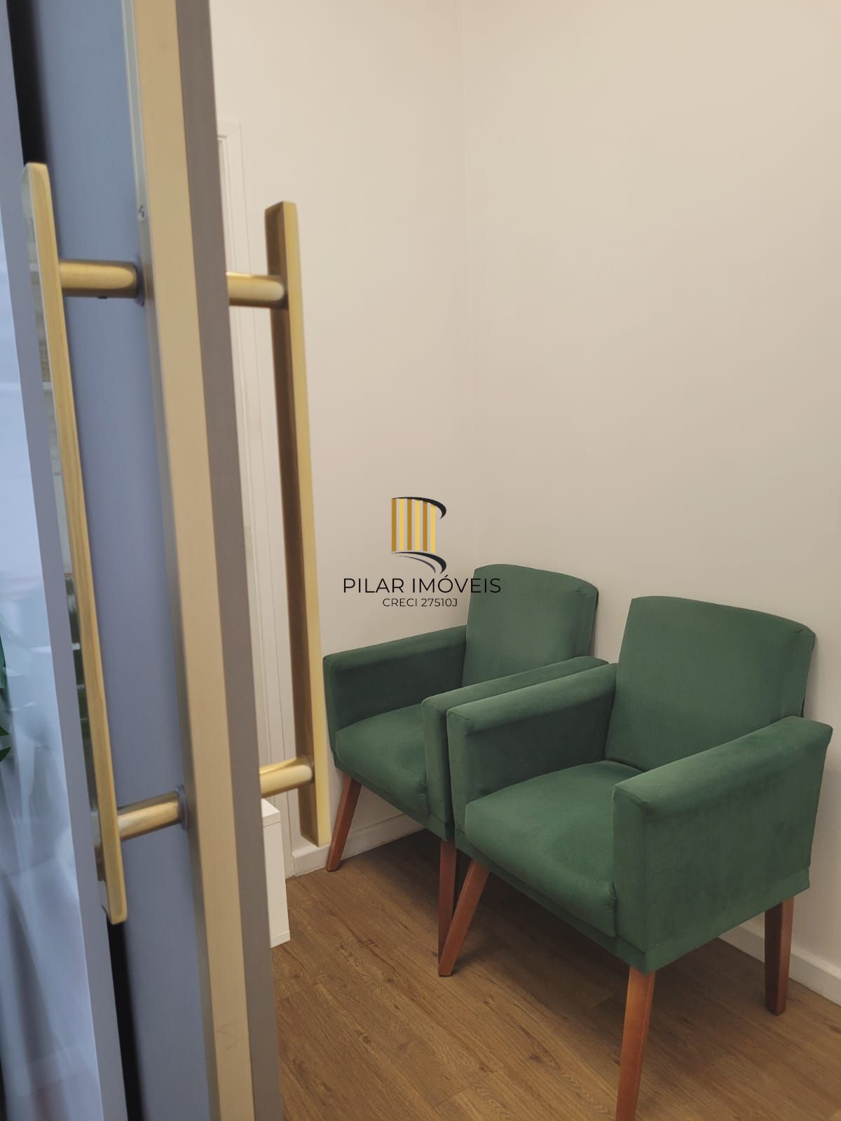 Sala Comercial 1 dormitório no bairro Cavalhada