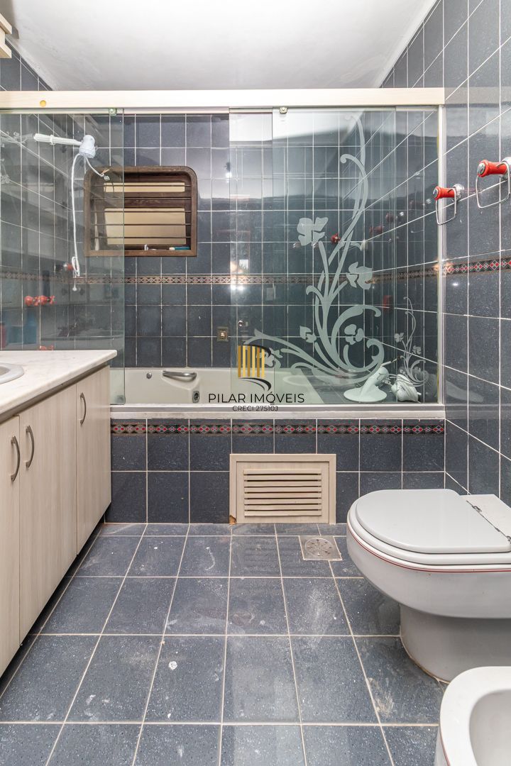 Casa no bairro Jardim Planalto de 3 dormitórios e 3 vagas