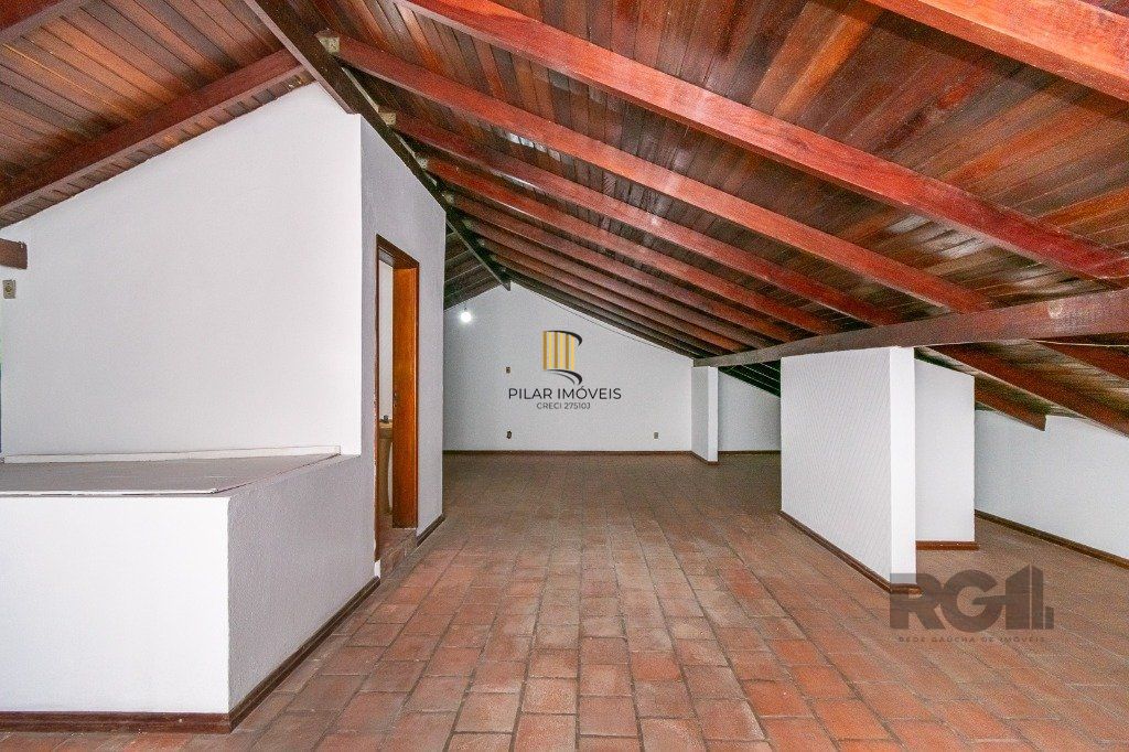 Casa no Jardim Itu com 5 dormitórios e 2 vagas e piscina