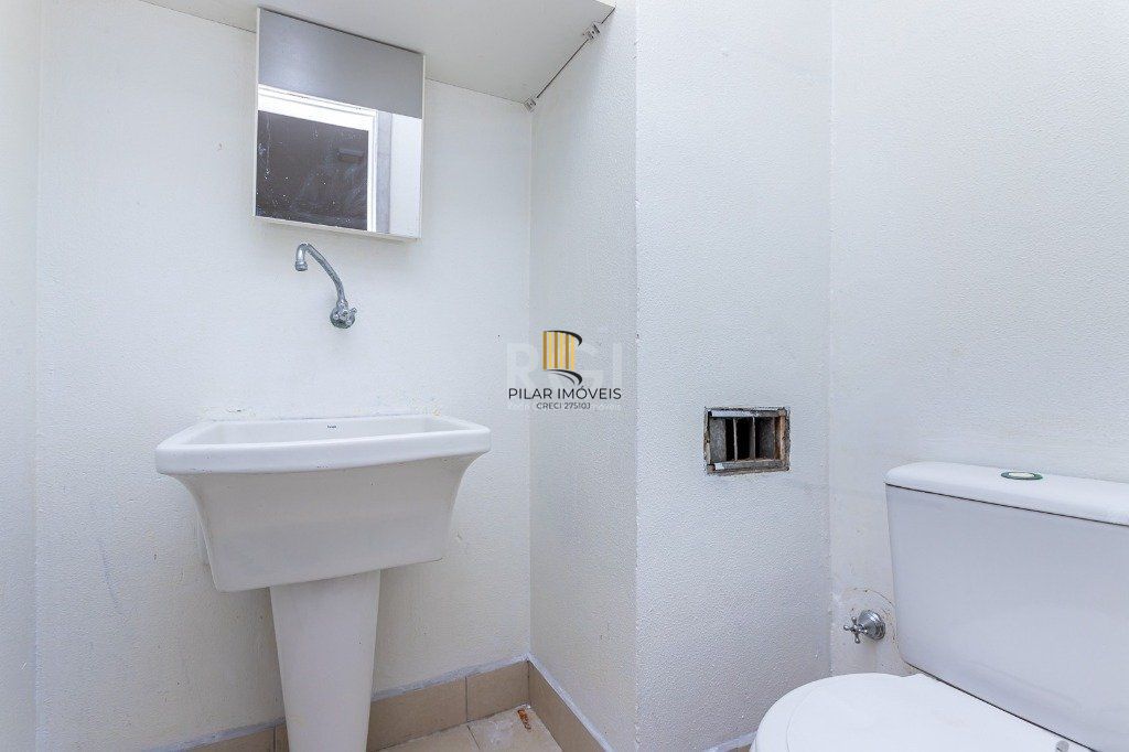 Apartamento no bairro Mont Serrat de 3 dormitórios e vaga Desocupado