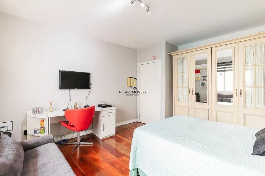 Casa 4 dormitórios no bairro Chácara das Pedras