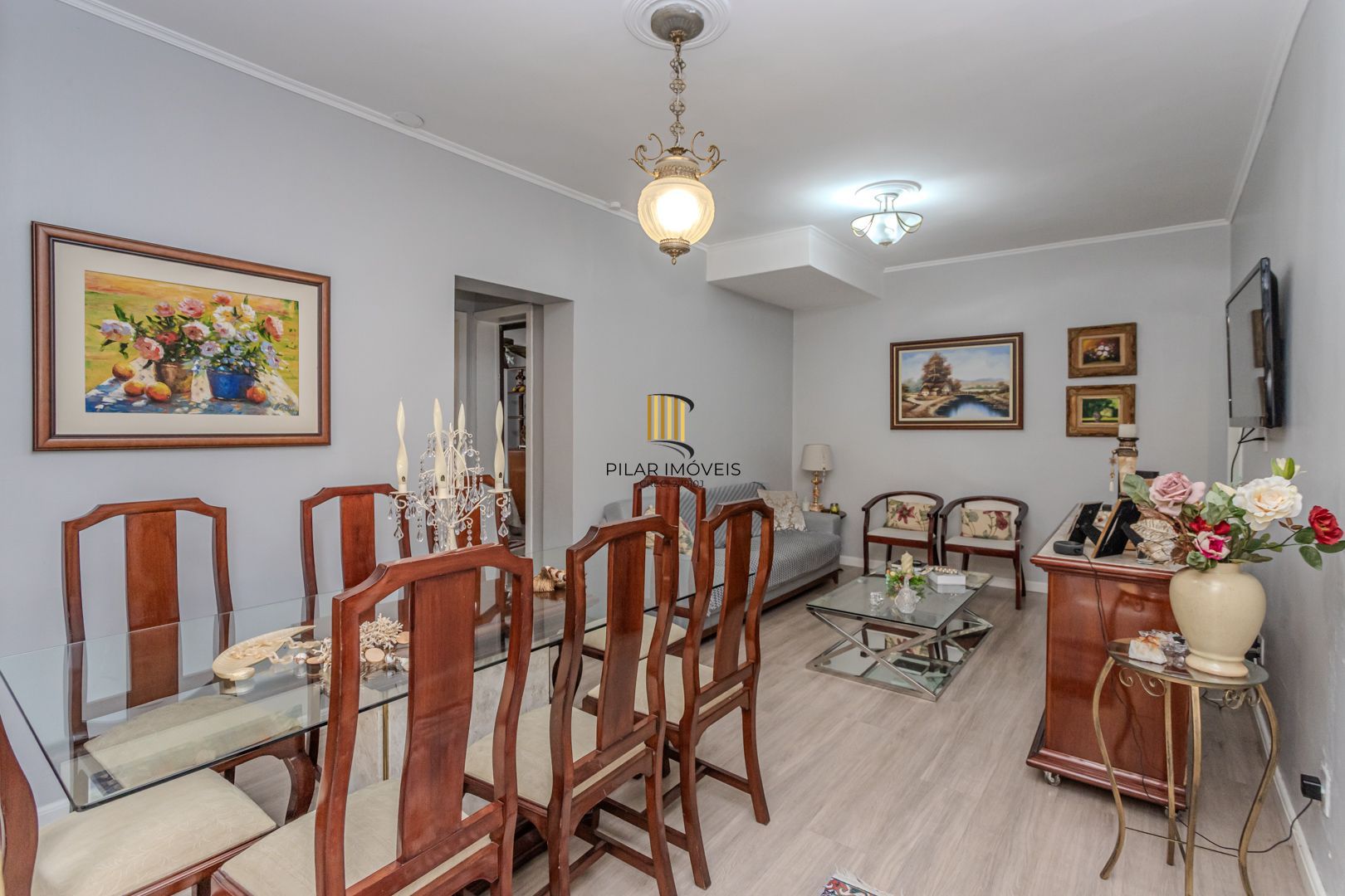 Prédio Residencial no Passo D'areia com 8 dormitórios e 8 vagas