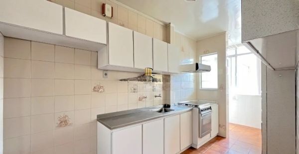 Apartamento de 2 dormitórios no bairro Navegantes DESOCUPADO