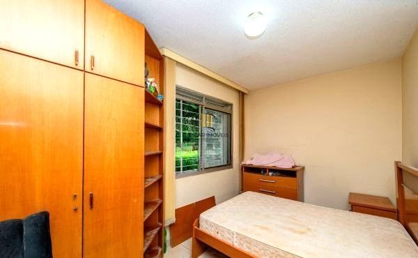 Apartamento no bairro Tristeza de 2 dormitórios e dependência