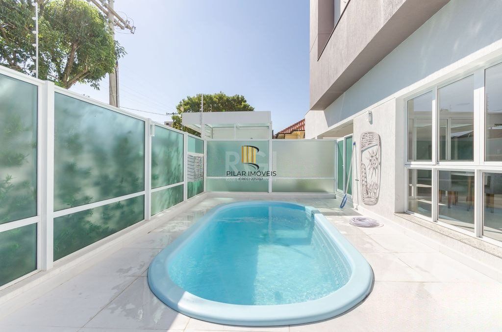 Cobertura duplex na Medianeira de 2 dormitórios e 2 vagas