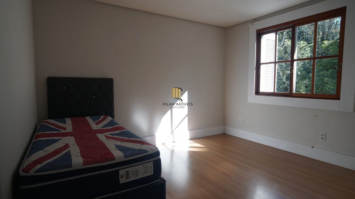 Cobertura no bairro Lago Negro em Gramado de 3 dormitórios e vaga