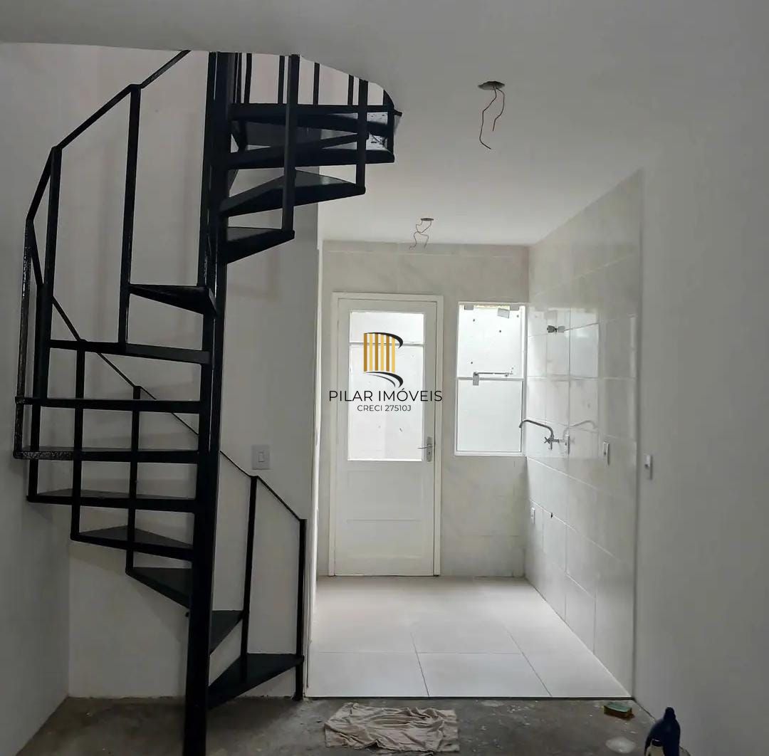 Sobrado 2 dormitórios no bairro Hípica