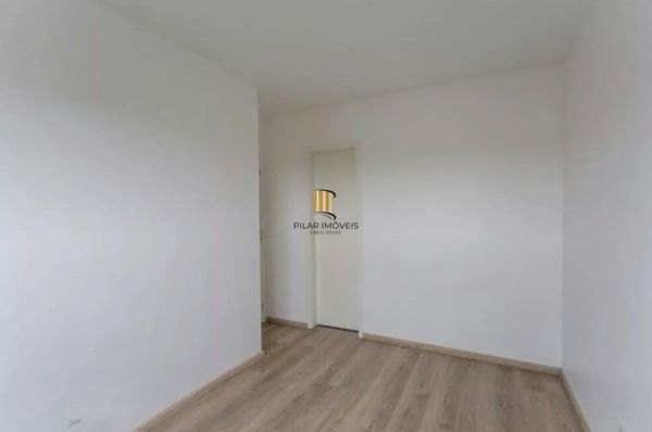 Apartamento no bairro Nonoai de 2 dormitórios e vaga