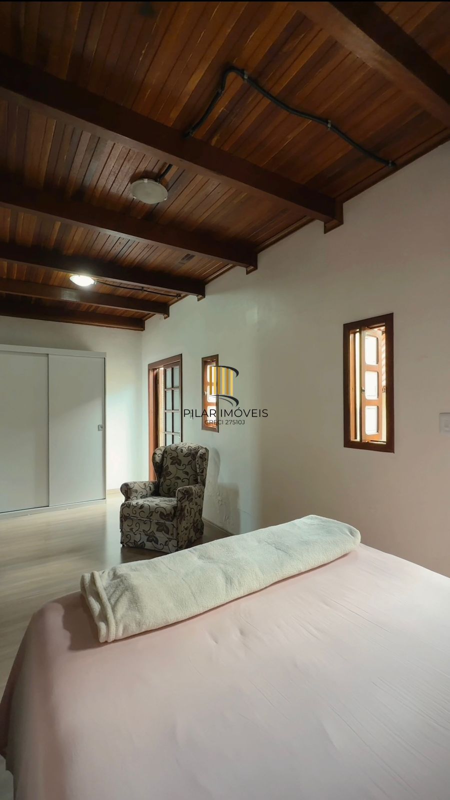 Excelente casa para venda com edicula e sotão. Entrar e morar!