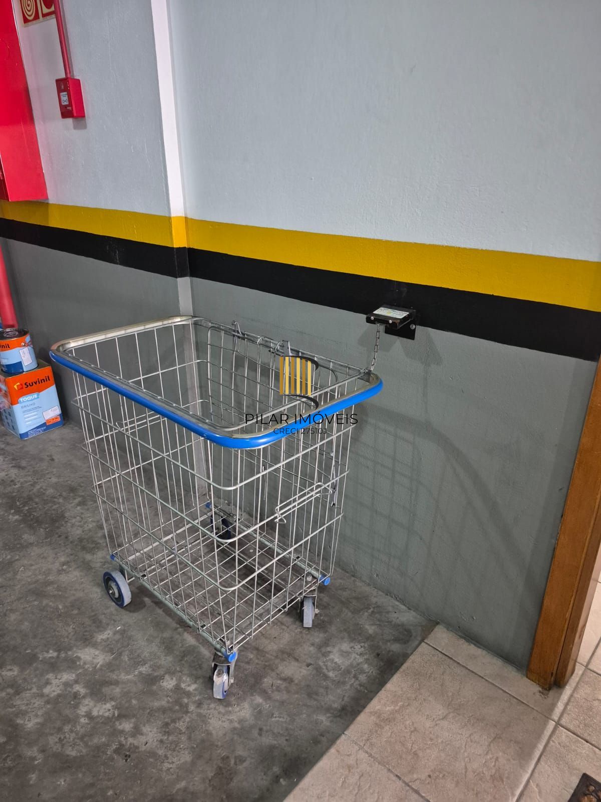 Apartamento no Centro de 2 dormitórios e 2 vagas DESOCUPADO