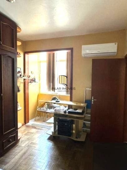 Apartamento no Centro de 2 dormitórios DESOCUPADO