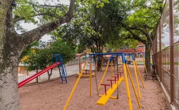 Casa em Condomínio no Jardim Ypu de 2 dormitórios e vaga DESOCUPADA