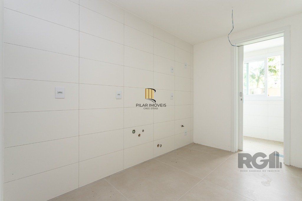 Apartamento de 2 dormitórios e 2 vagas NOVO desocupado