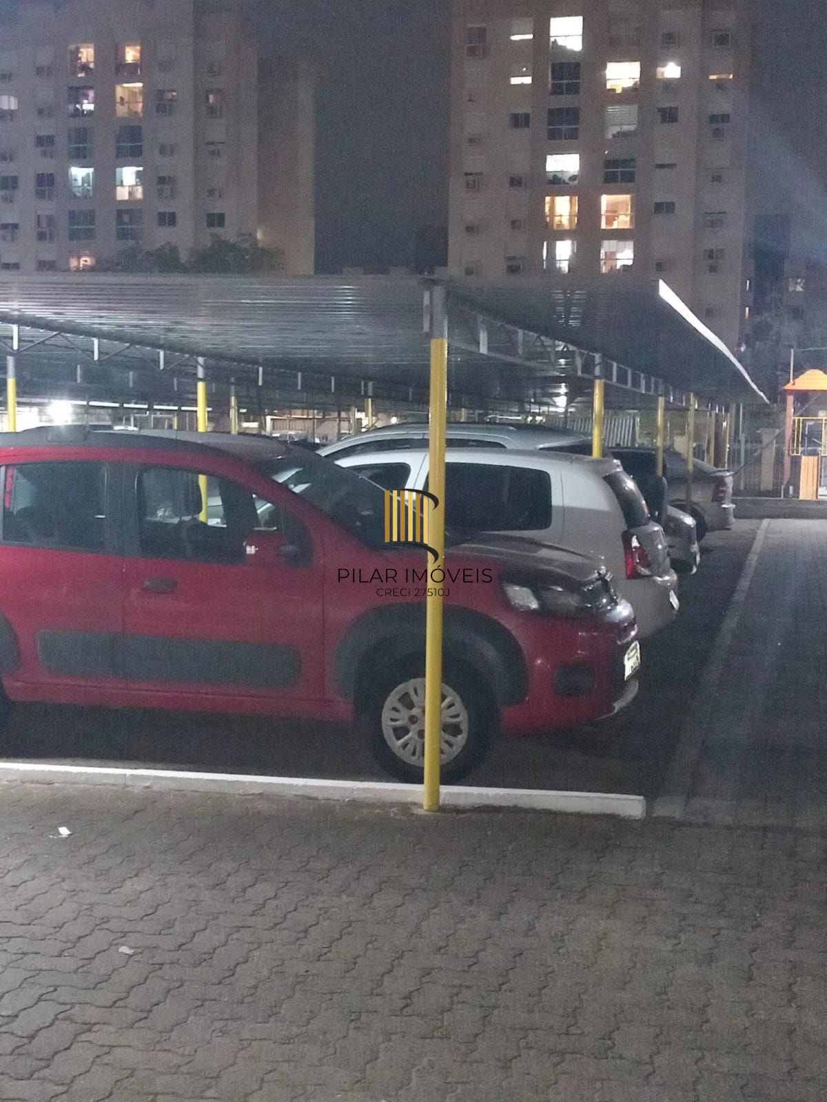 APARTAMENTO PARA VENDA 3 DORMITÓRIOS COM VAGA DE GARAGEM COBERTA E ELEVADOR.
