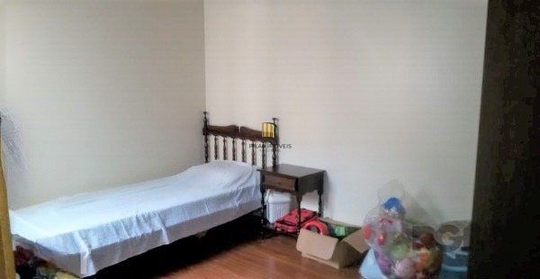 Casa em condomínio no Partenon de 3 dormitórios e vaga