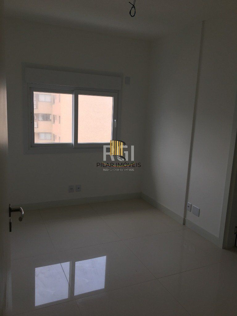 Apartamento para Venda - 123.48m², 3 dormitórios, sendo 2 suites, 2 vagas - Centro