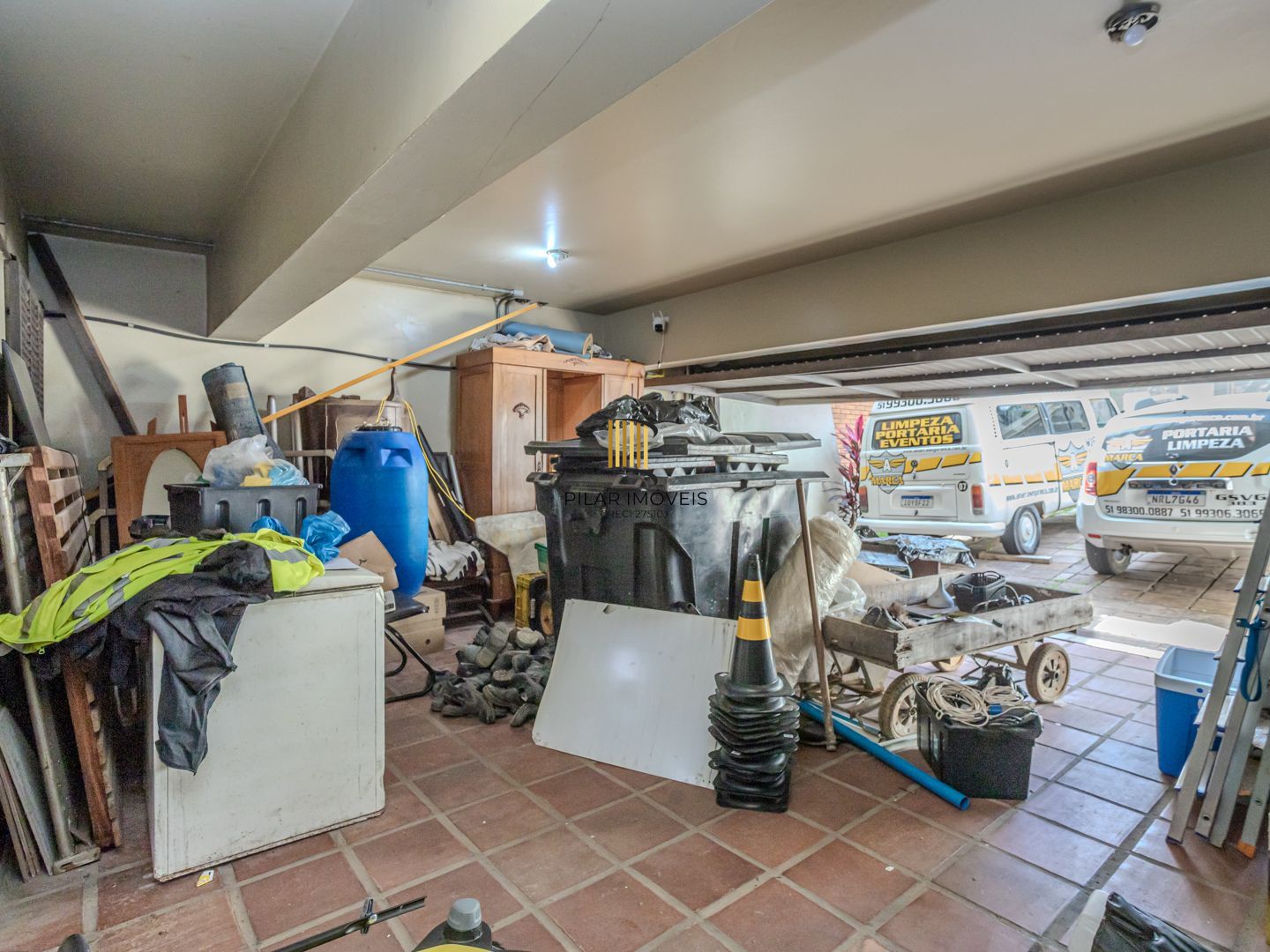 Casa sobrado no Menino Deus de 3 dormitórios e 3 vagas