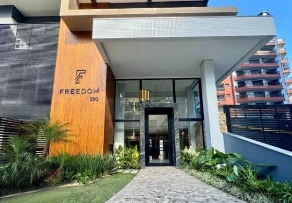 Apartamento em Torres Alto padrão de 3 dormitórios e 2 vagas