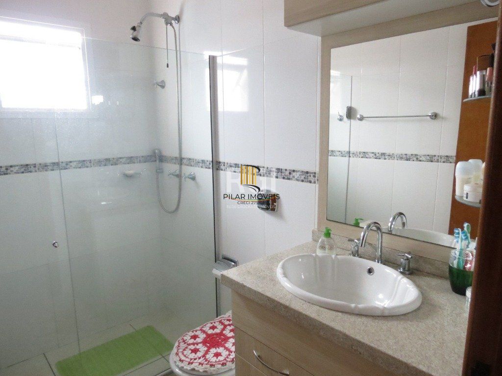 Casa para Venda - 220m², 3 dormitórios, sendo 2 suites, 4 vagas - Coronel Aparício Borges