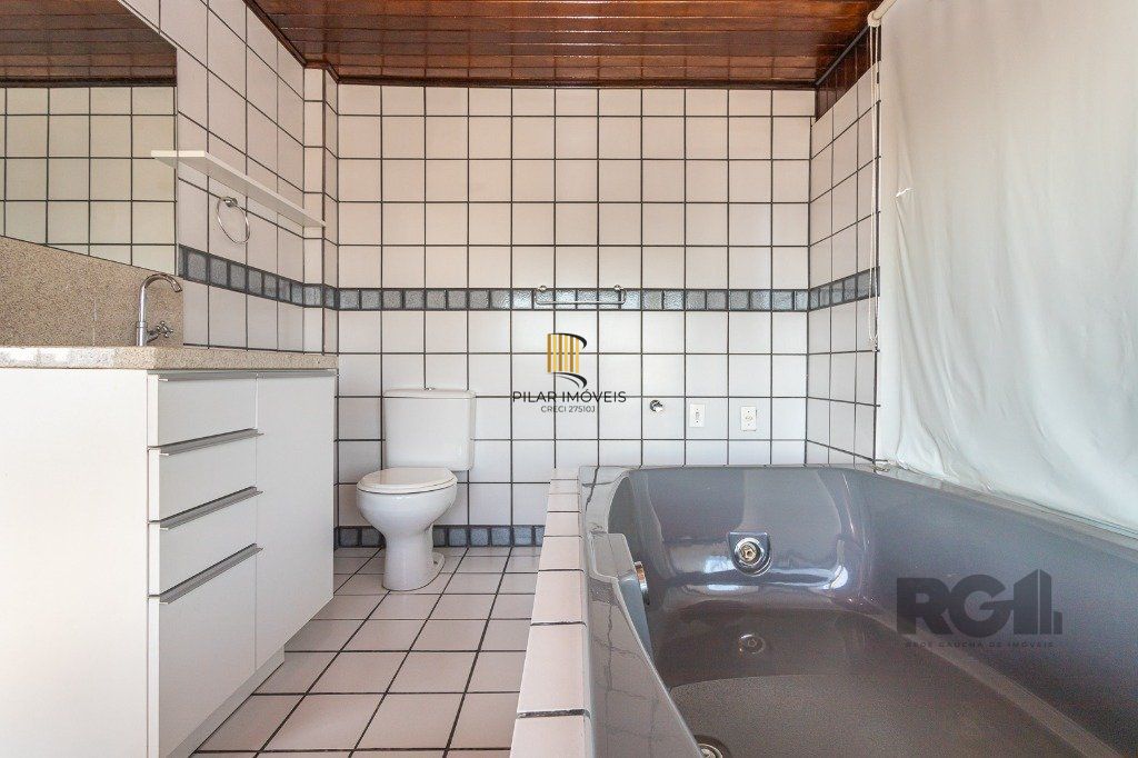 Cobertura no Passo Dareia de 2 dormitórios e vaga Desocupado