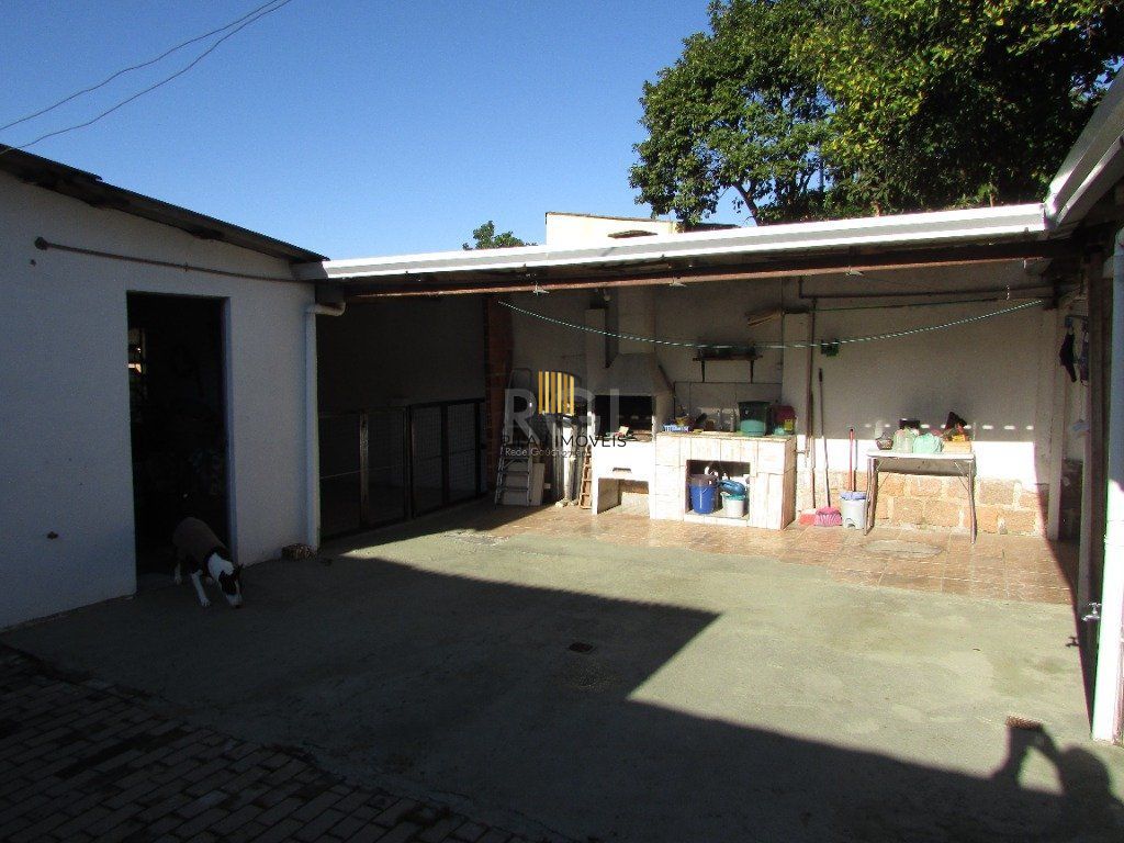 Casa para Venda - 180m², 3 dormitórios, 2 vagas - Jardim Carvalho