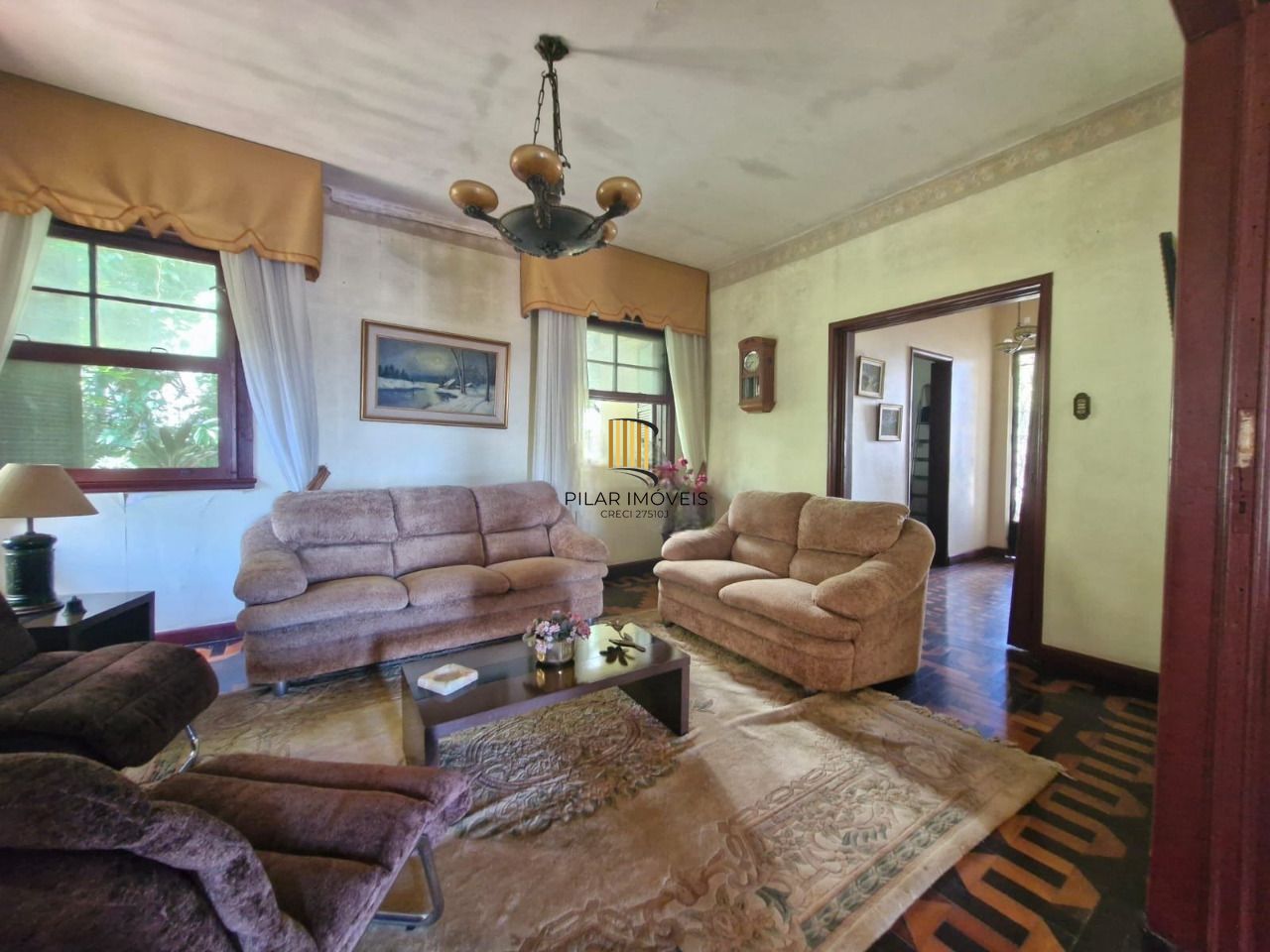 Casa 4 dormitórios no bairro Petrópolis