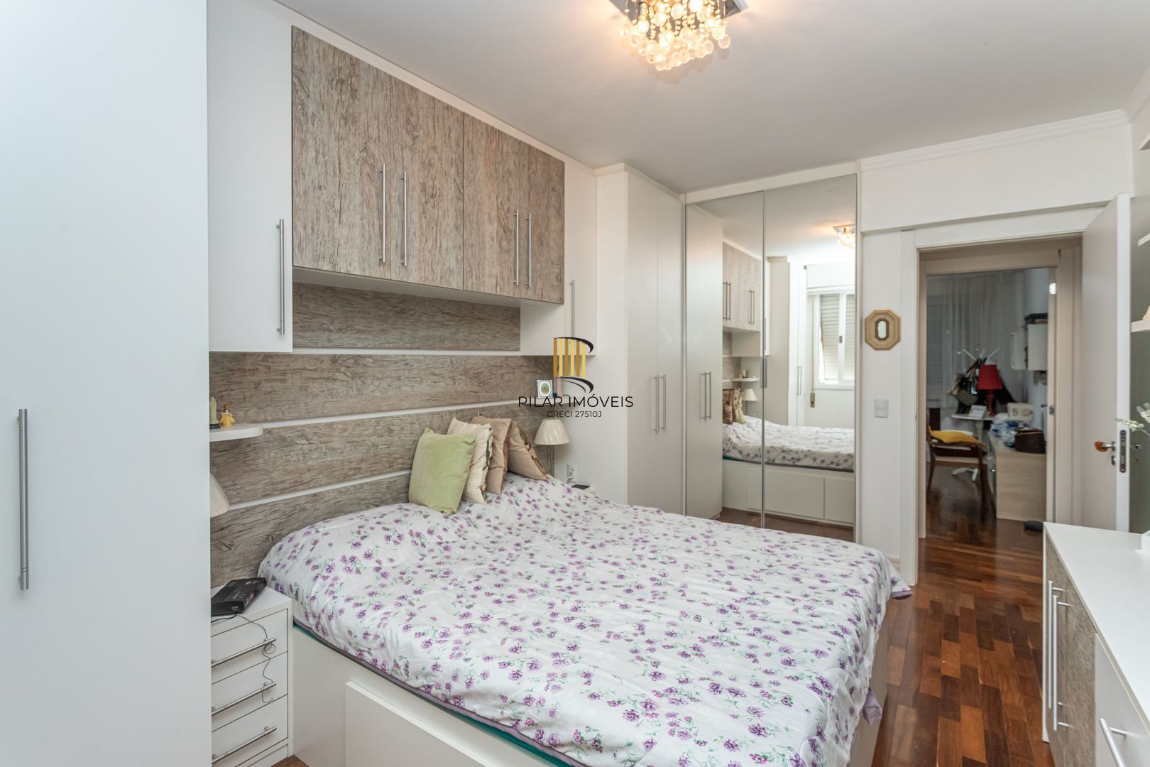 3 DORMITÓRIOS SEMI MOBILIADO NA CORTE REAL C/ELEVADOR E VAGA DE GARAGEM ESCRITURADA