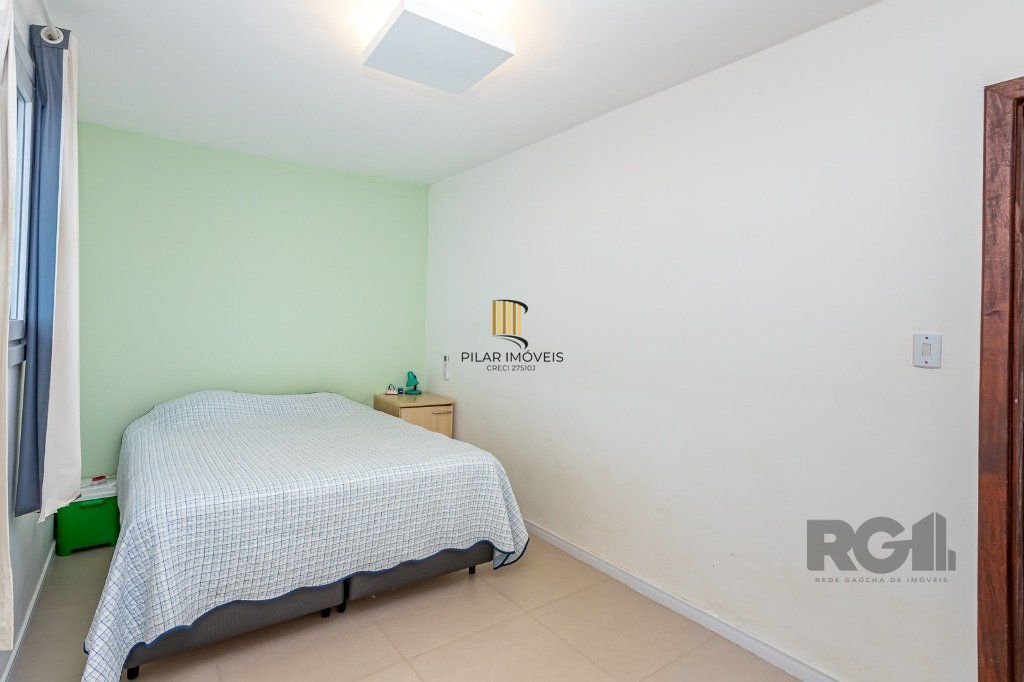 casa de 03 dorm, 02 banheiros , 03 vagas