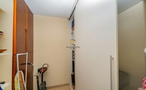 Apartamento no bairro Tristeza de 2 dormitórios e dependência