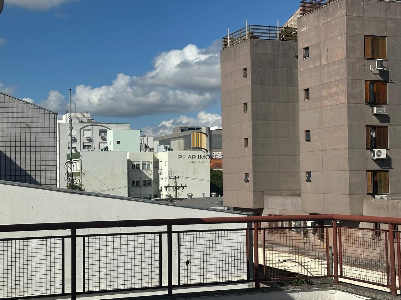 Ótima cobertura de 3 dormitórios com 232m² no bairro Passo da Areia.