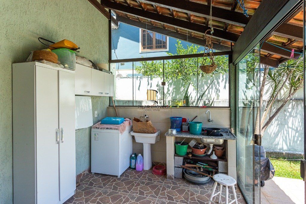 Casa na zona sul de 4 dormitórios 2 vagas - Espirito Santo