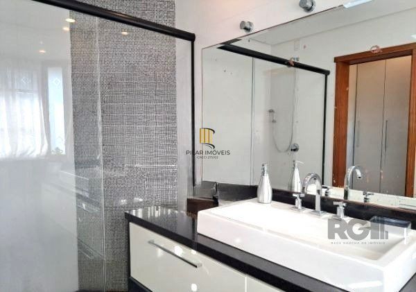 Casa em condomínio em Ipanema de 3 dormitórios e 2 vagas