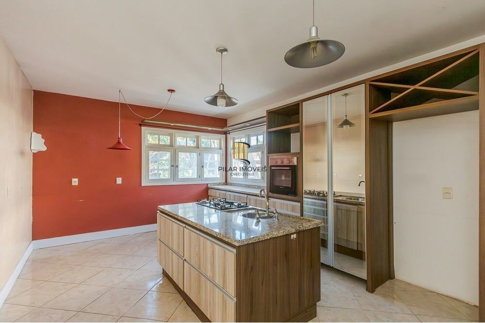 Casa de Condomínio com 3 Quartos à venda, 310m² - Vila Elsa