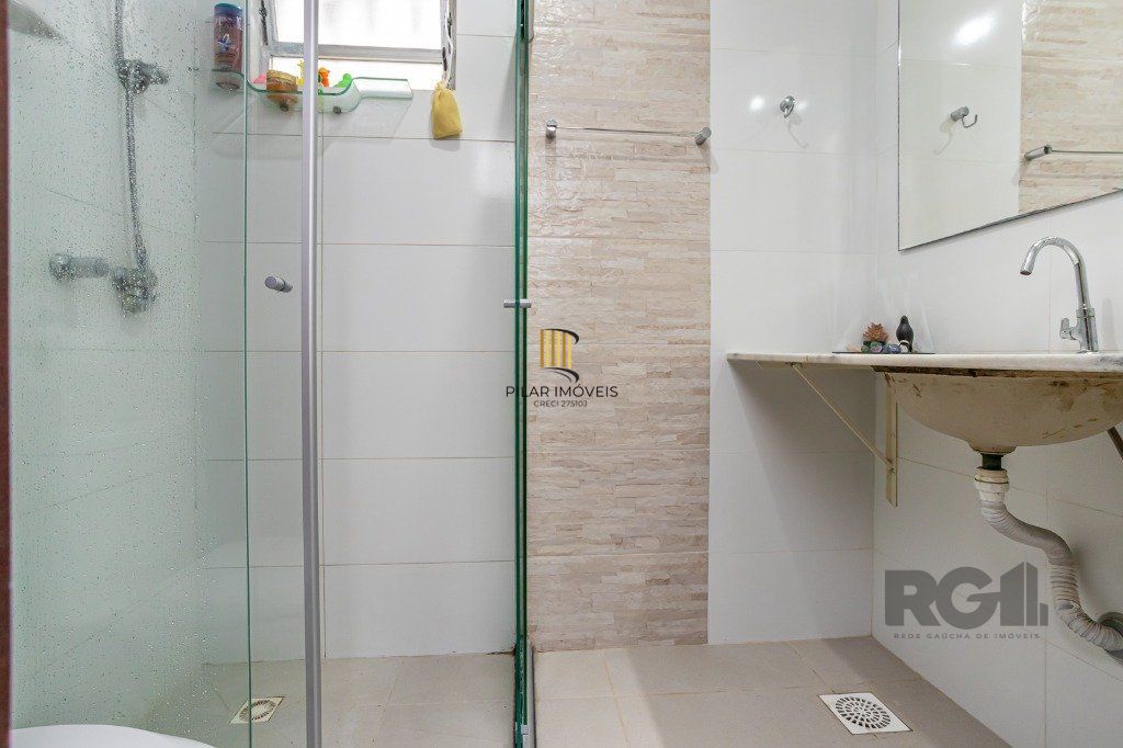 casa de 03 dorm, 02 banheiros , 03 vagas